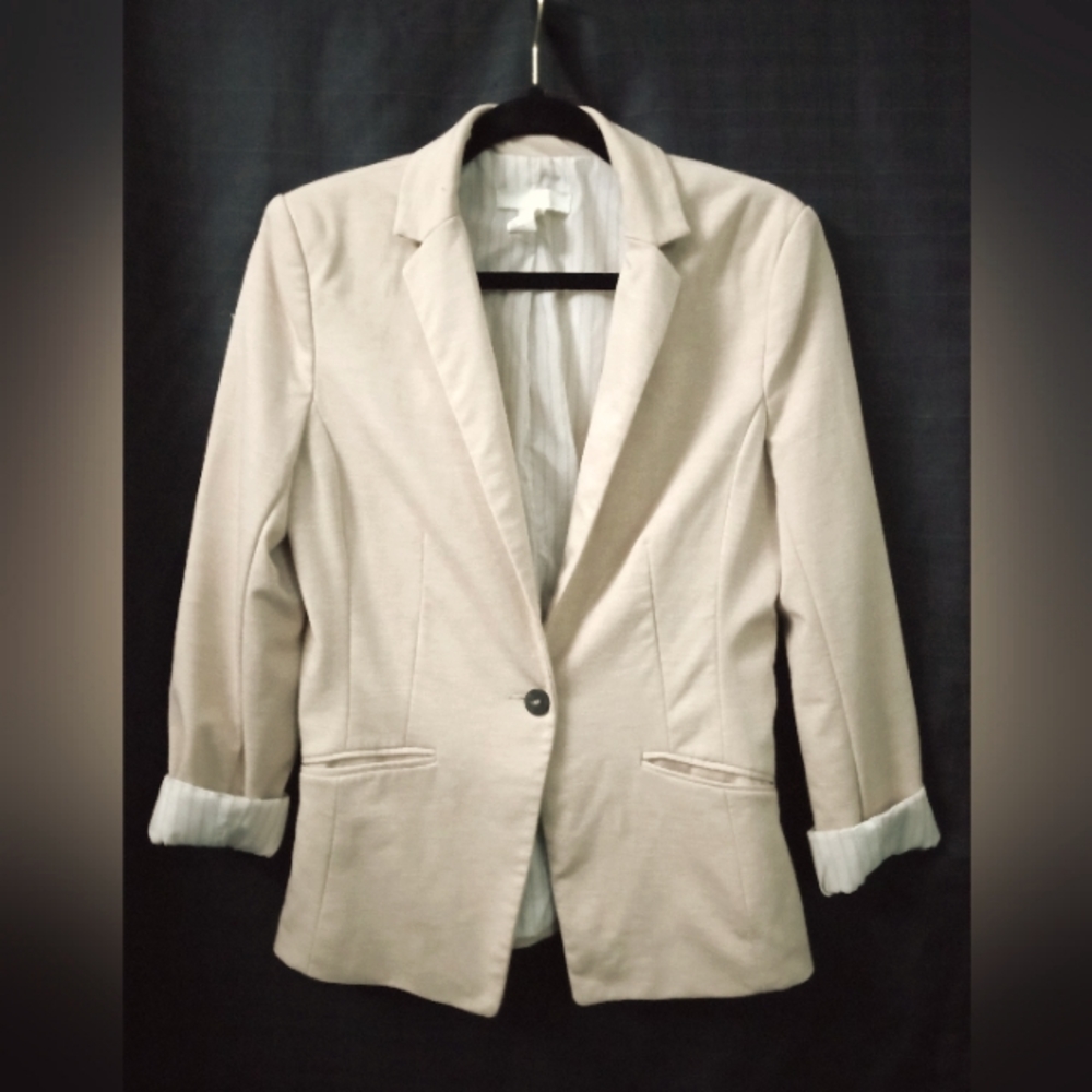 HM/Size 8/Pastel Pink w. pink and white pinstripe liner